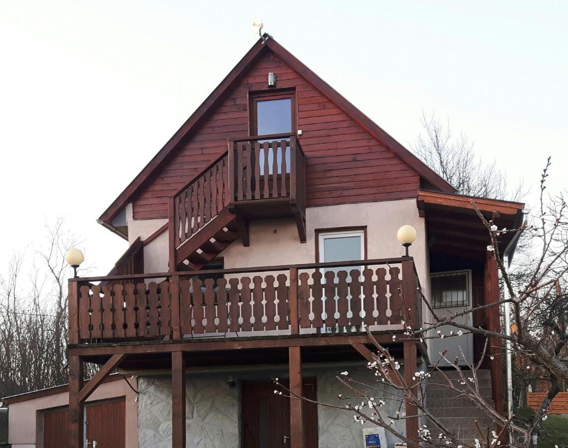 Siposreti Apartmanhaz Szentgyorgyvar Exterior photo